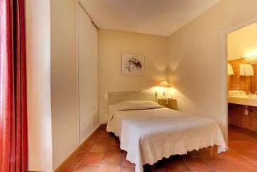 Hotel De La Corniche