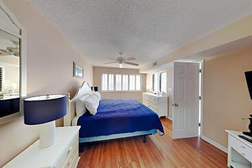 בית מלון כפרי Ocean Bay Club Unit 1206