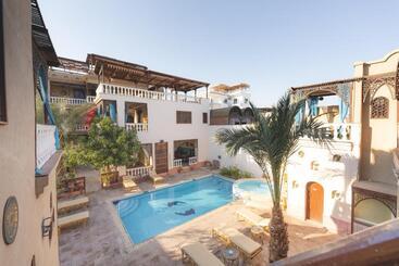 پانسیون Villa Nile House Luxor