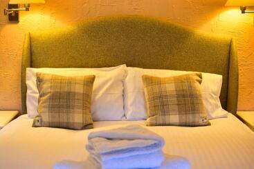 בית מלון כפרי Blue Ball Inn