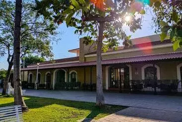 فندق Concierge Plaza La Villa