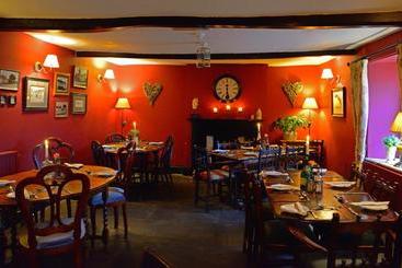 فندق The Castle Arms Inn