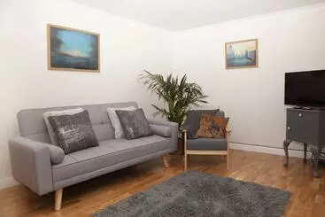 호텔 The Crown Guest House