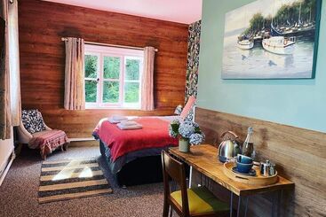 ホテル Cottage Inn