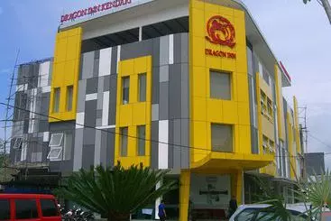 ホテル Dragon Inn Kendari