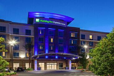 هتل Holiday Inn Express & Suites Anaheim Resort Area, An Ihg