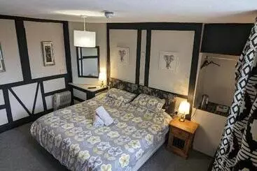 Hotel Prestleigh Inn