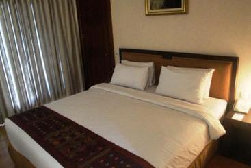 בית מלון כפרי Sutanraja , Convention & Recreation