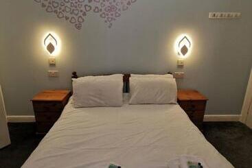 膳宿费 Cavendish House