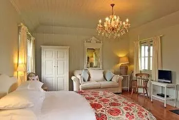 بنسيون Munden House