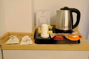 هتل آپارتمان Cactus Suites