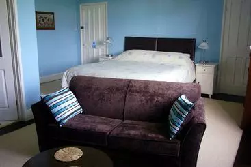 Dilton Court Farm B&b