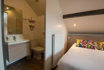 هتل Contact  Les Ailes