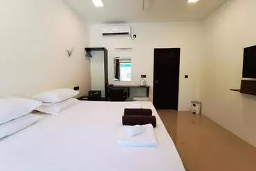 پانسیون Summer Stay Thoddoo