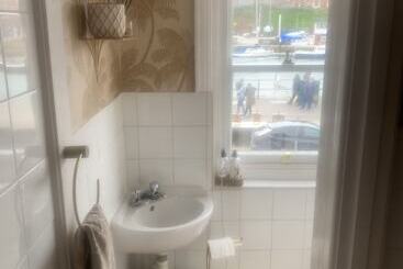 تختخواب و صبحانه Weymouth Sands