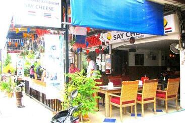 Hostel Restaurant & Guesthouse Say Cheese