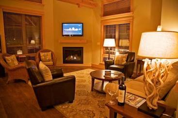 בית מלון כפרי Lodges At Cannon Beach