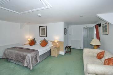 Hotel The Plough Inn