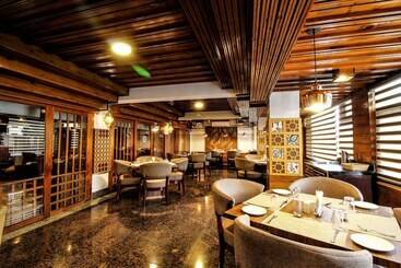 Hotel The Vintage Srinagar At Dal Lake