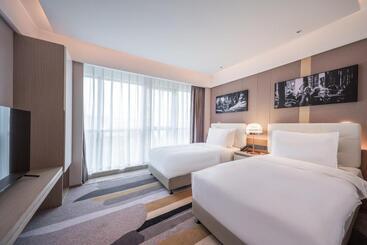 Отель Tivoli Chengdu At Cultural Heritage Park