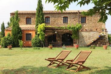 Hostal Nou De Crespià