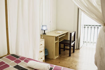 Locals Hostel & Suites