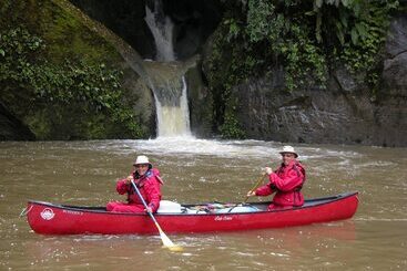 モーテル Canoe Safaris Lodge