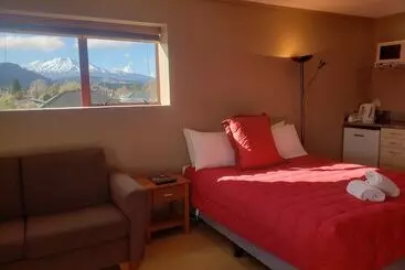 Motel Canoe Safaris Lodge