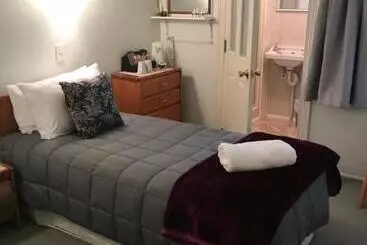 ペンション Admirals Lodge