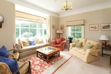 بنسيون The Old Vicarage Dolfor