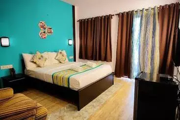 Pensión Wtf My House