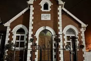 Mökkimajoitus Capel Cartref