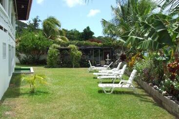 هتل Grand Anse Beach Palace