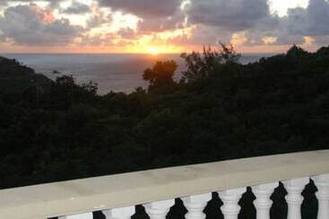 هتل Tranquil Sunset