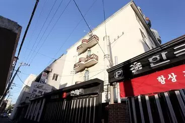 Motel Daejeon Munchang Concert