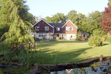 ホテル Little Forest Lodge