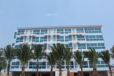 Hotel Nantra Pattaya Baan Ampoe Beach
