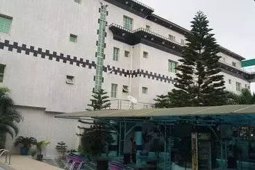 Royalview Hotel And Suites