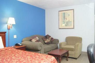 Motel Holiday Lodge & Suites