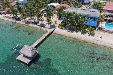 リゾートホテル Parrot Cove Lodge