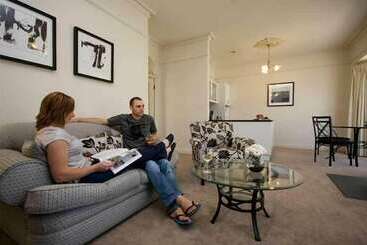 مبيت وإفطار Brice Hill Country Lodge