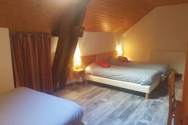 فندق Hôtel Du Bourg