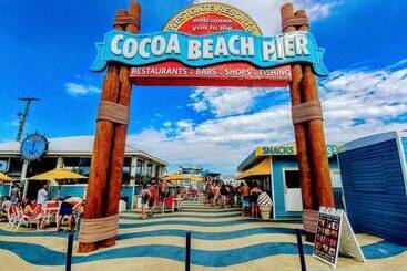 Mökkimajoitus 1020 S Orlando Ave