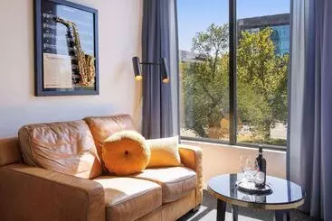 هتل Mercure Melbourne St Kilda Road