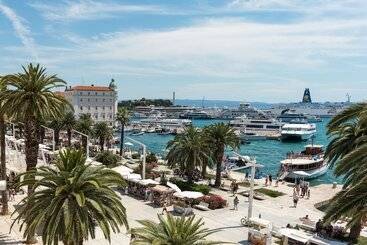 پانسیون Palms Promenade Luxury Rooms