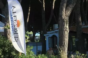 اقامتگاه Camping Village Serenella