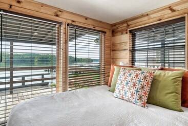 コテージ Cabin At Lakeside