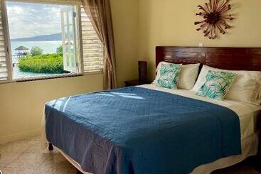 Hotel Luxury Apartments And Rooms The Lagoons