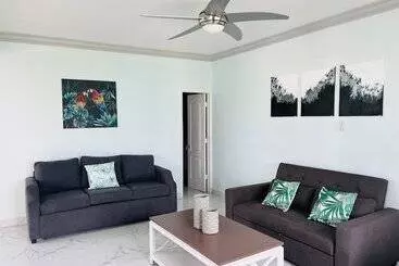 هتل Luxury Apartments And Rooms The Lagoons