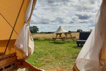 茅舍 5m Xl Bell Tent With Log Burner, Near Whitby